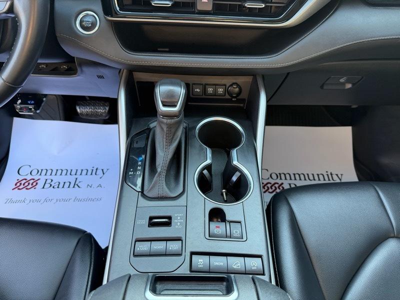 Toyota Highlander XLE AWD V6 2021