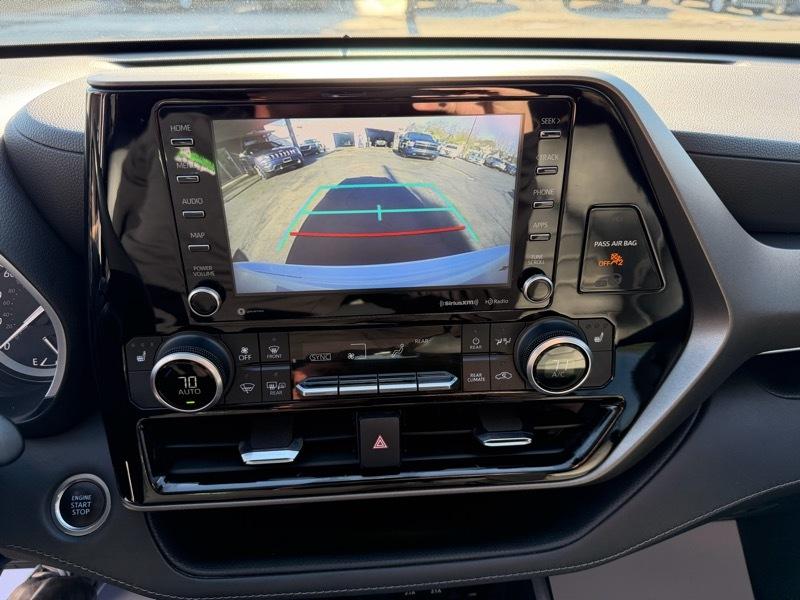 Toyota Highlander XLE AWD V6 2021