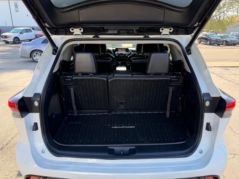 Toyota Highlander XLE AWD V6 2021