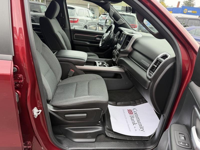 RAM 1500 Big Horn Crew Cab SWB 4WD 2020