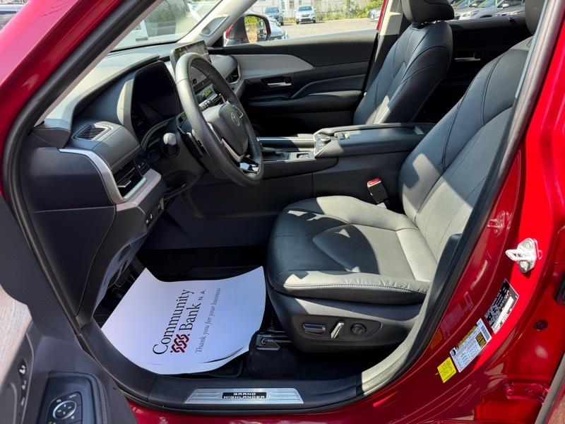 Toyota Grand Highlander Platinum AWD 2024