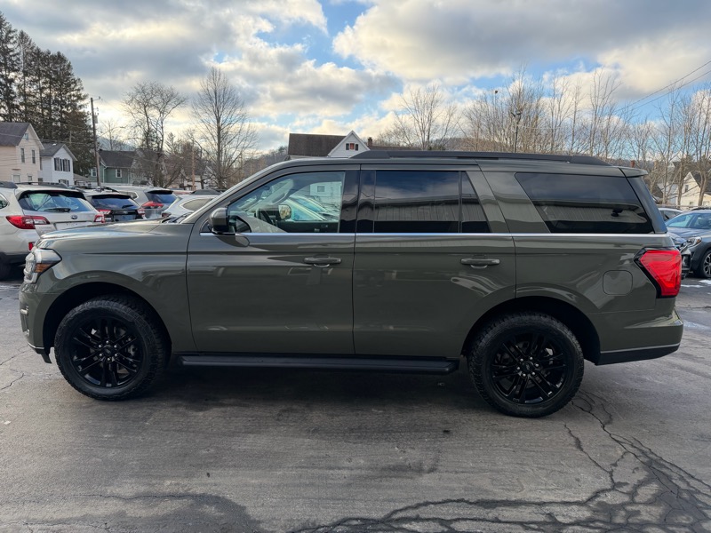 Ford Expedition XLT 4WD 2024