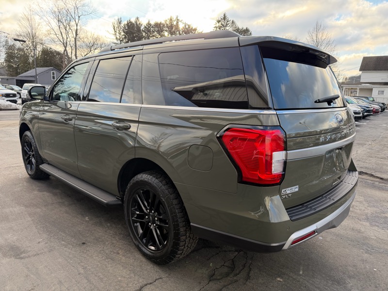Ford Expedition XLT 4WD 2024