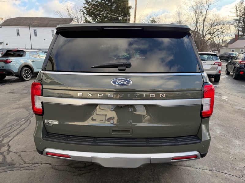 Ford Expedition XLT 4WD 2024