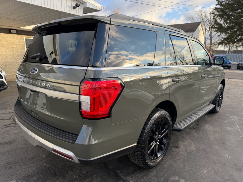 Ford Expedition XLT 4WD 2024
