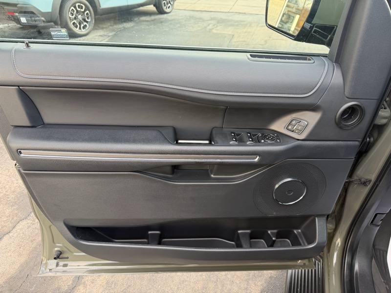 Ford Expedition XLT 4WD 2024
