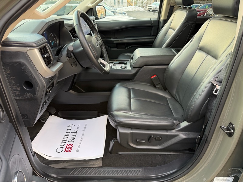 Ford Expedition XLT 4WD 2024