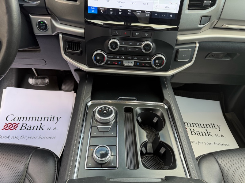 Ford Expedition XLT 4WD 2024