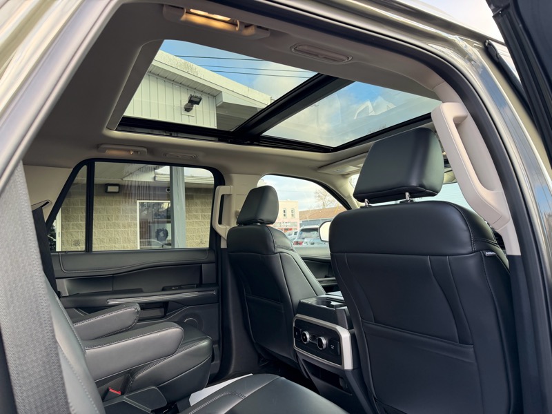 Ford Expedition XLT 4WD 2024