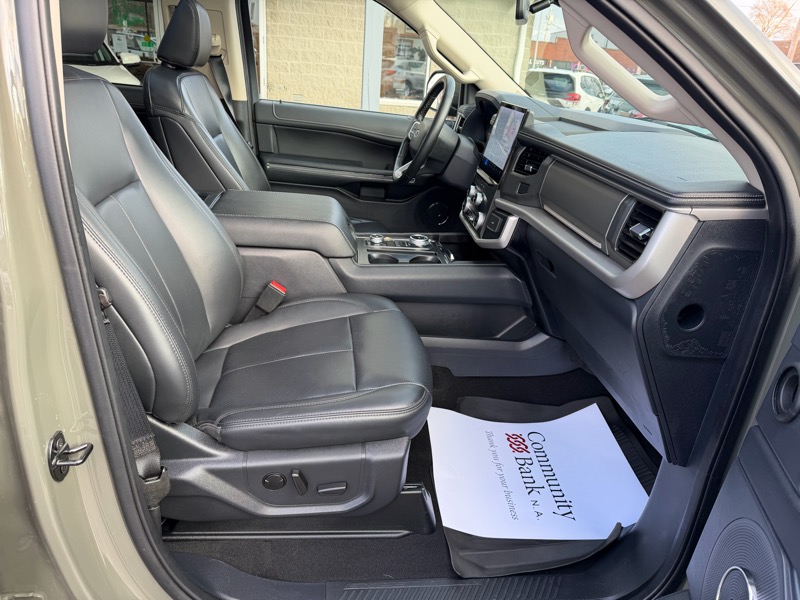 Ford Expedition XLT 4WD 2024