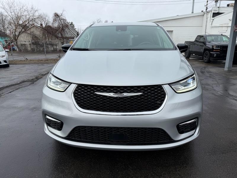 Chrysler Pacifica Touring L 2024