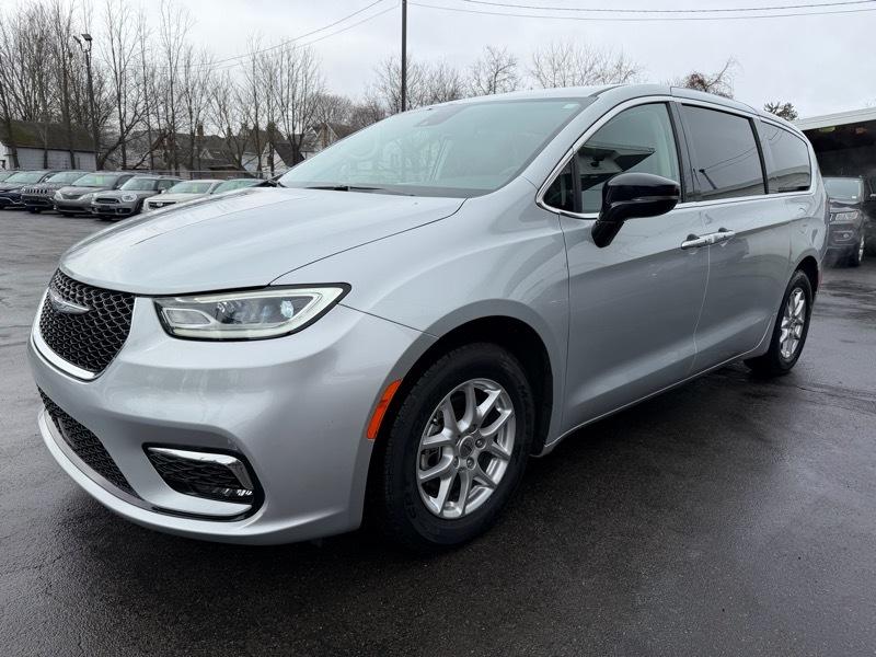 Chrysler Pacifica Touring L 2024