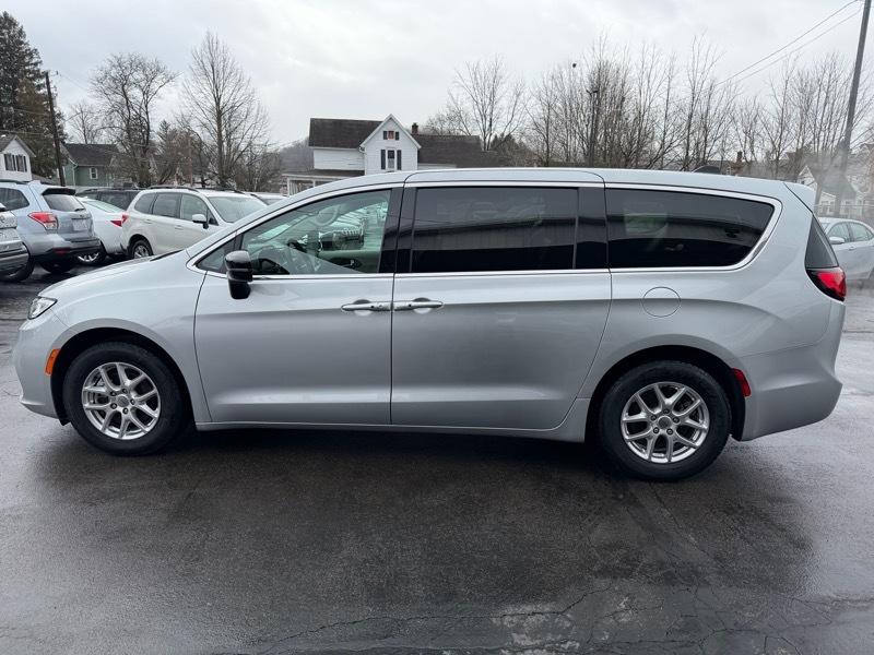 Chrysler Pacifica Touring L 2024