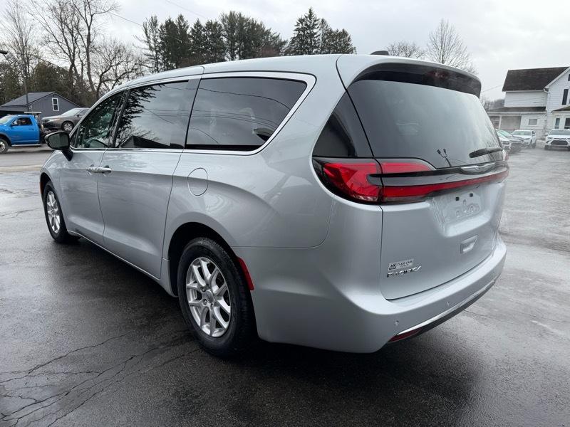 Chrysler Pacifica Touring L 2024