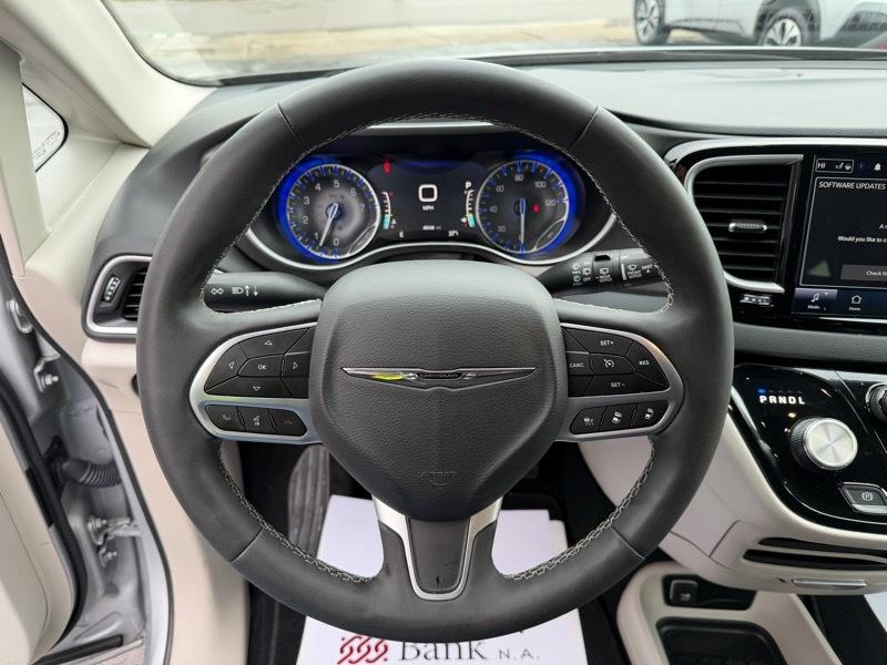 Chrysler Pacifica Touring L 2024