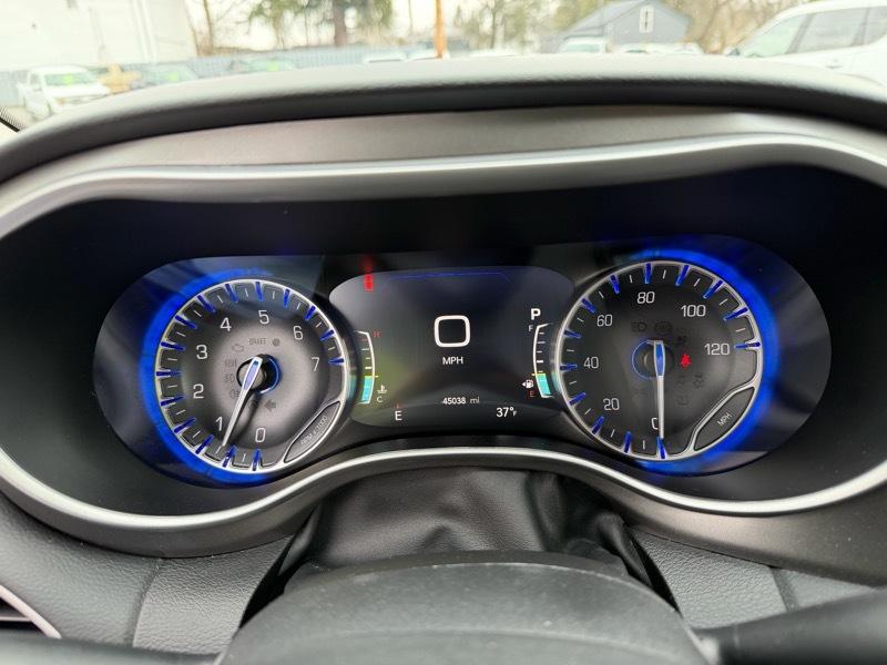 Chrysler Pacifica Touring L 2024