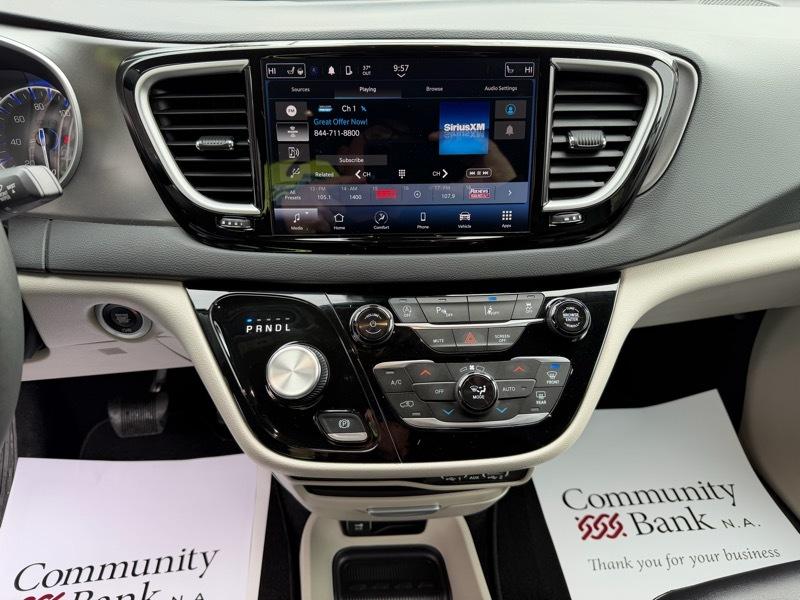 Chrysler Pacifica Touring L 2024