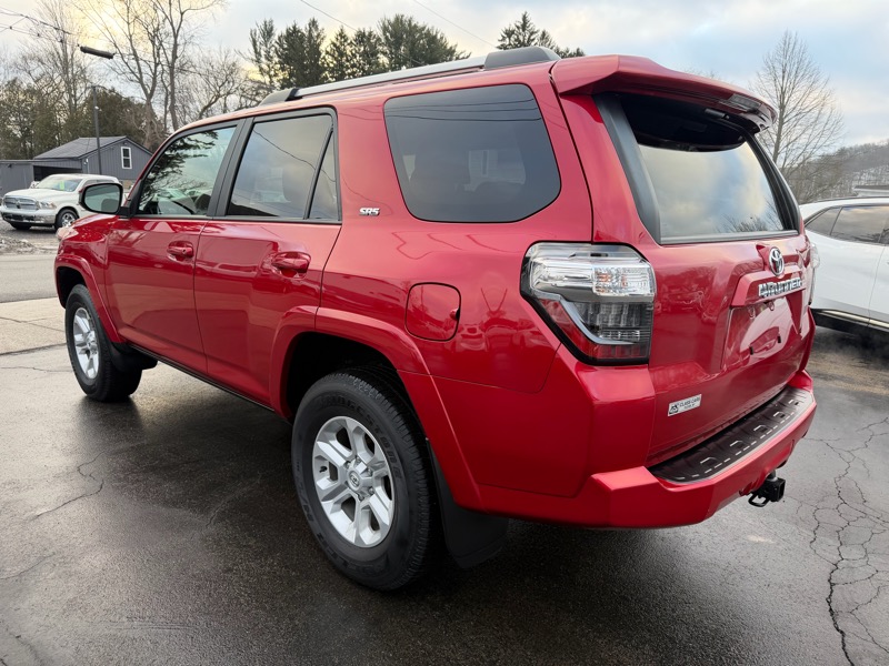 Toyota 4Runner SR5 4WD 2024