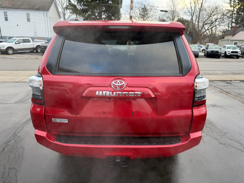 Toyota 4Runner SR5 4WD 2024