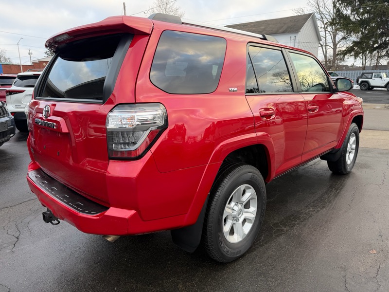 Toyota 4Runner SR5 4WD 2024