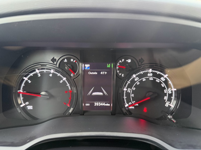 Toyota 4Runner SR5 4WD 2024