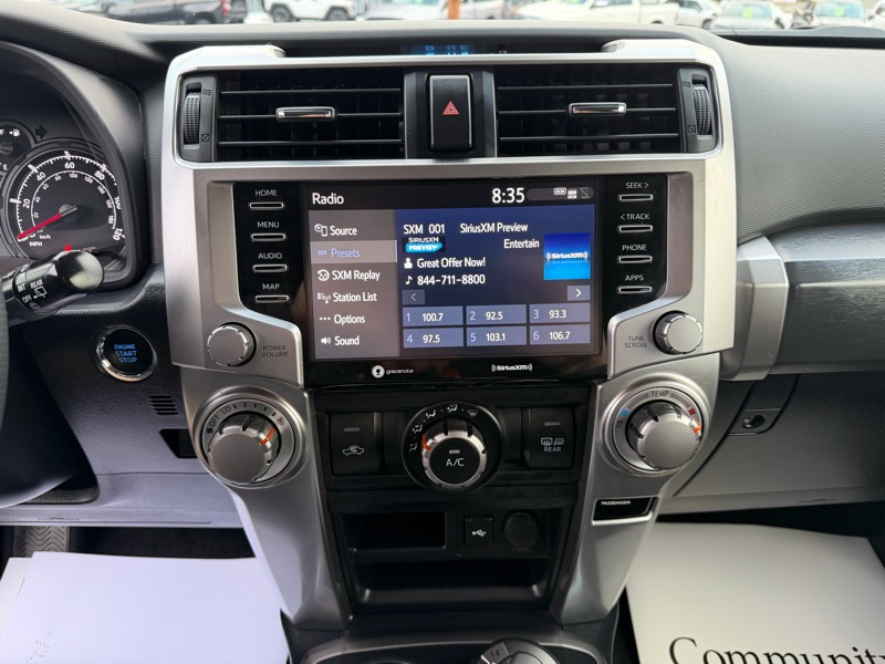 Toyota 4Runner SR5 4WD 2024