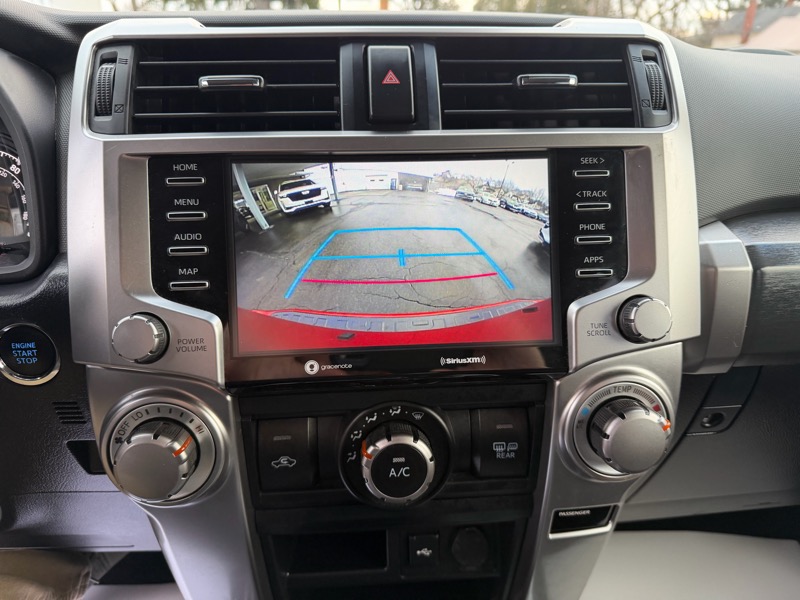 Toyota 4Runner SR5 4WD 2024