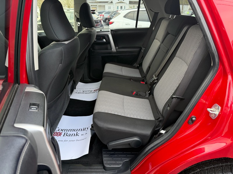 Toyota 4Runner SR5 4WD 2024