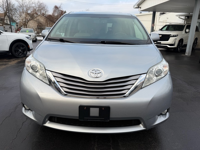 Toyota Sienna Limited AWD 7-Passenger V6 2015