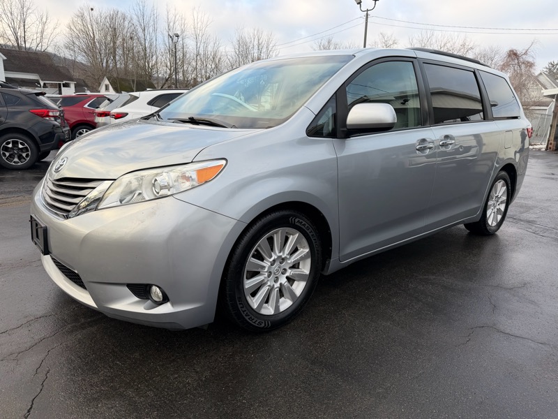 Toyota Sienna Limited AWD 7-Passenger V6 2015