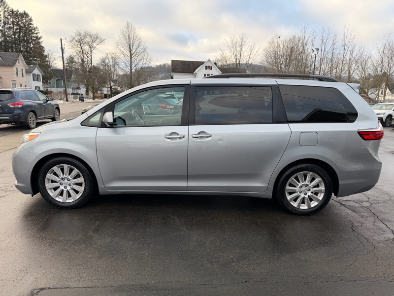 Toyota Sienna Limited AWD 7-Passenger V6 2015