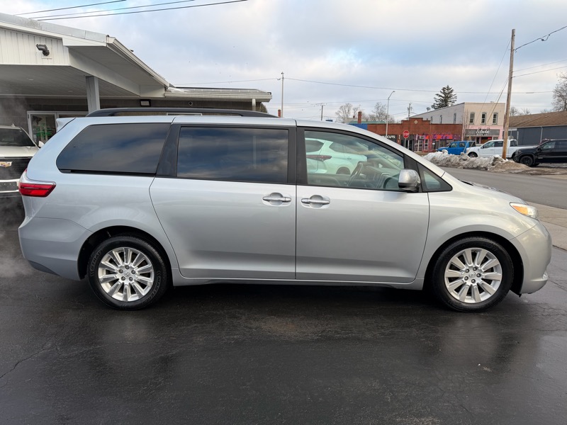 Toyota Sienna Limited AWD 7-Passenger V6 2015