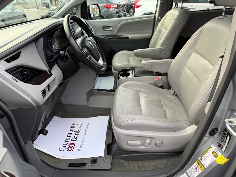 Toyota Sienna Limited AWD 7-Passenger V6 2015