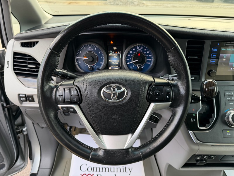 Toyota Sienna Limited AWD 7-Passenger V6 2015