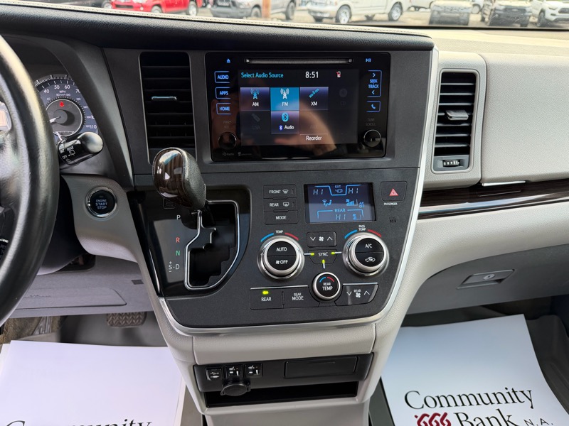 Toyota Sienna Limited AWD 7-Passenger V6 2015