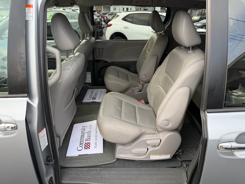 Toyota Sienna Limited AWD 7-Passenger V6 2015