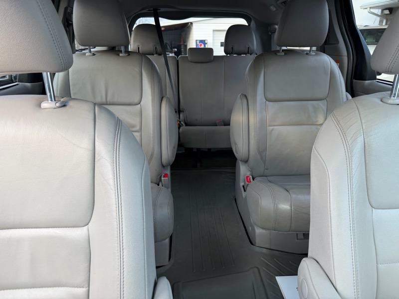 Toyota Sienna Limited AWD 7-Passenger V6 2015