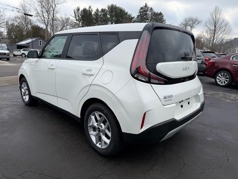 Kia Soul LX CVT 2023