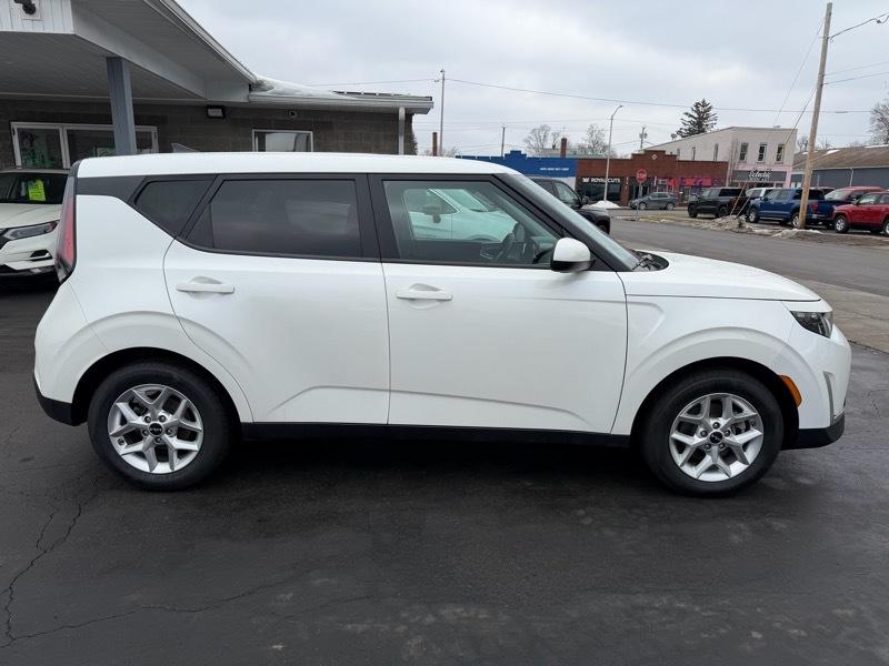 Kia Soul LX CVT 2023