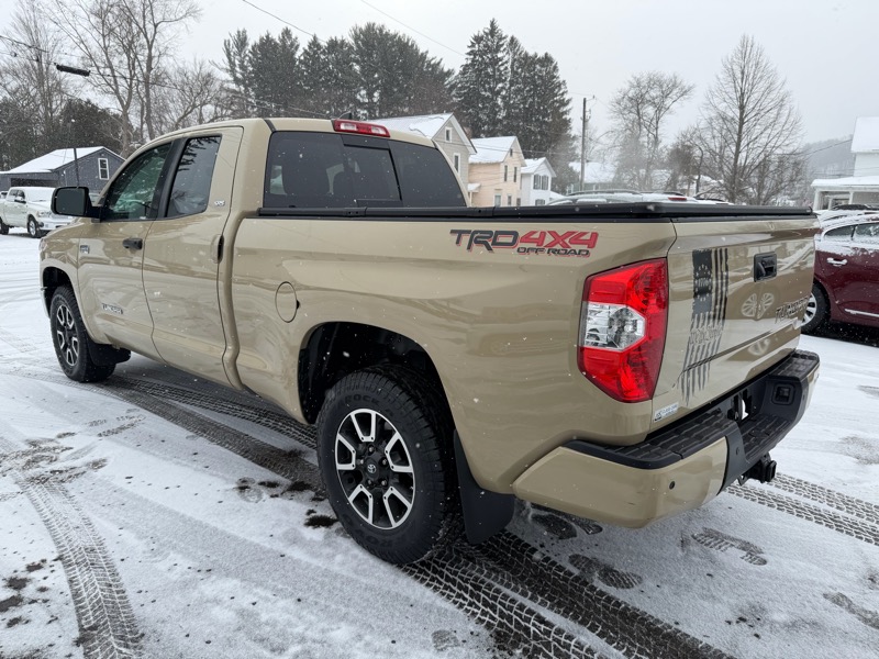 Toyota Tundra SR5 5.7L V8 Double Cab 4WD 2020