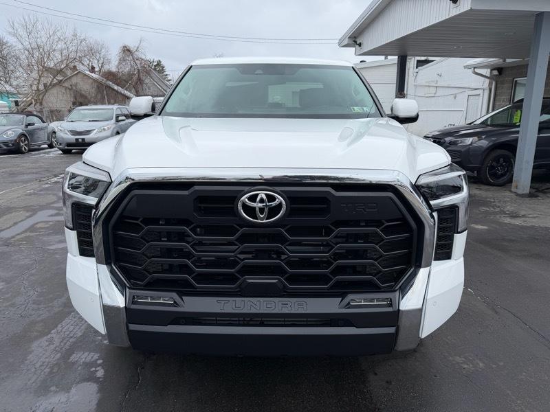Toyota Tundra SR5 CrewMax 4WD 2024