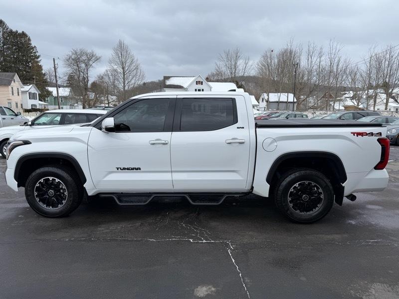 Toyota Tundra SR5 CrewMax 4WD 2024