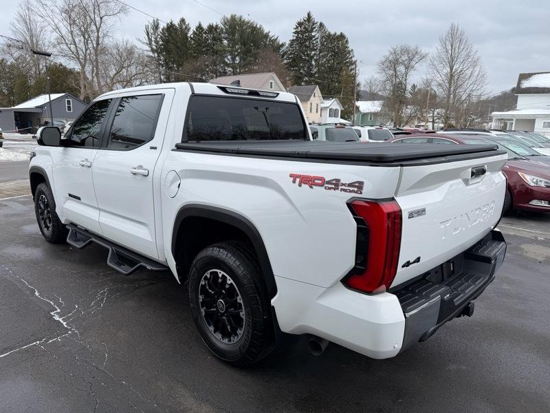 Toyota Tundra SR5 CrewMax 4WD 2024