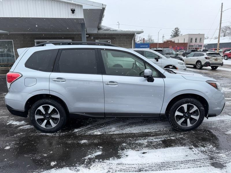 Subaru Forester 2.5i Premium PZEV CVT 2017