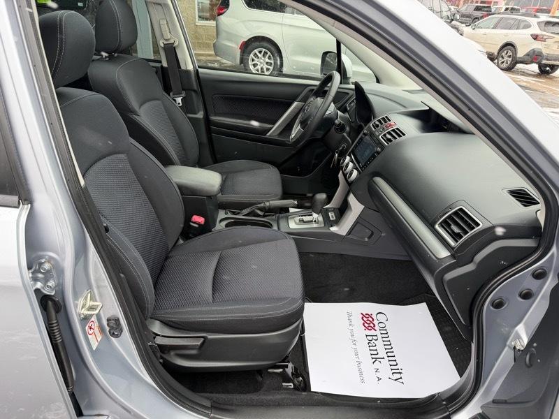 Subaru Forester 2.5i Premium PZEV CVT 2017