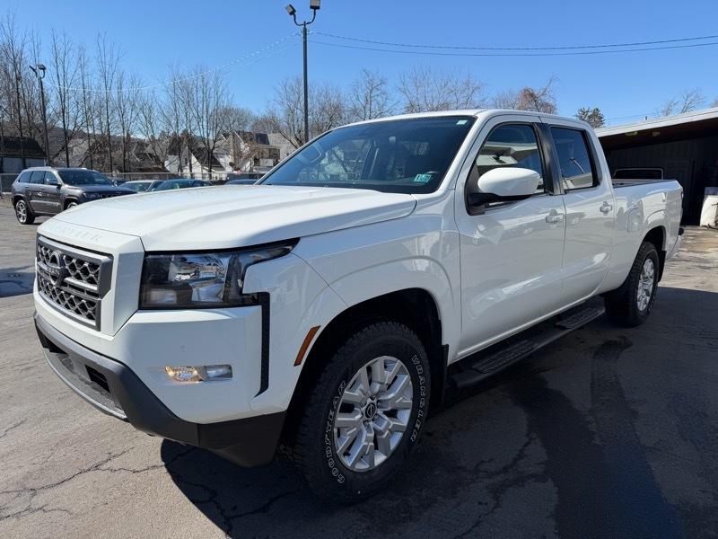 Nissan Frontier SV Crew Cab 4WD 2022