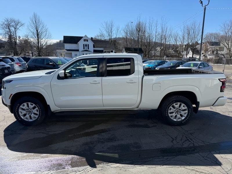Nissan Frontier SV Crew Cab 4WD 2022