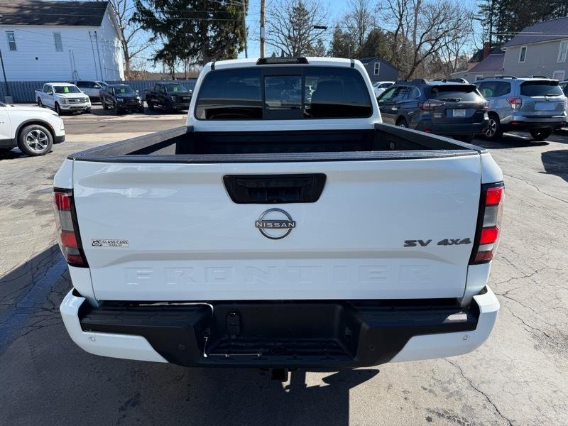 Nissan Frontier SV Crew Cab 4WD 2022