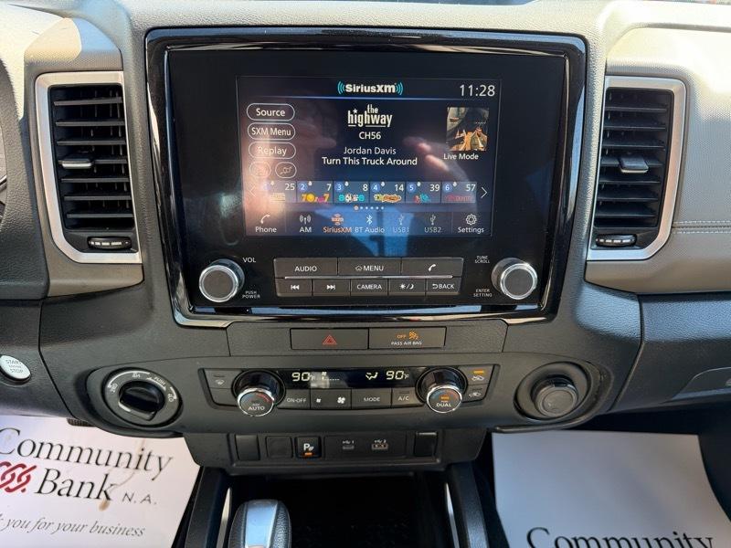 Nissan Frontier SV Crew Cab 4WD 2022