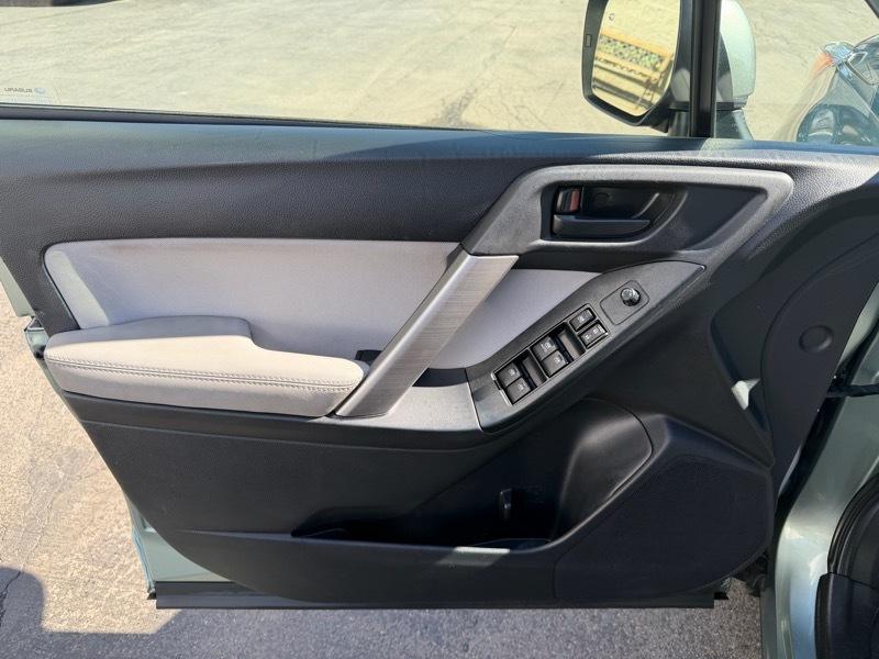 Subaru Forester 2.5i Premium PZEV CVT 2016